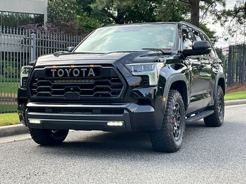 Used 2023 Toyota Sequoia TRD Pro AWD/4WD image 2