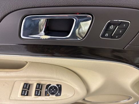 Used 2013 Lincoln MKT AWD image 25