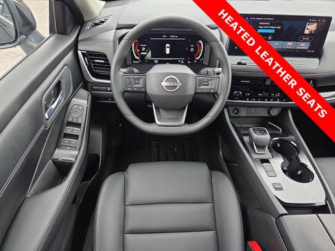 Used 2025 Nissan Rogue SL FWD image 11