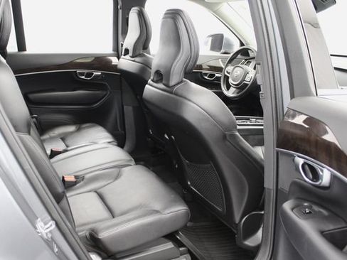Used 2019 Volvo XC90 T6 Momentum w/ Advanced Package AWD/4WD image 18