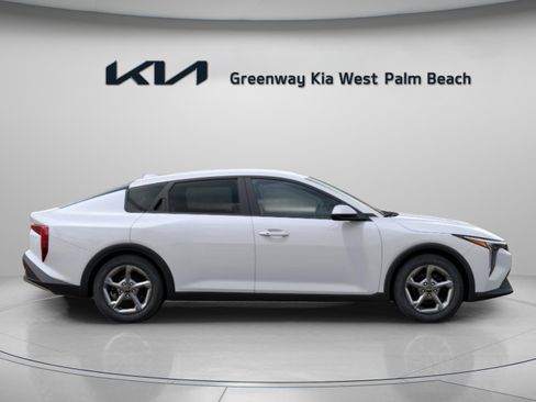 New 2026 Kia K4 FWD image 8