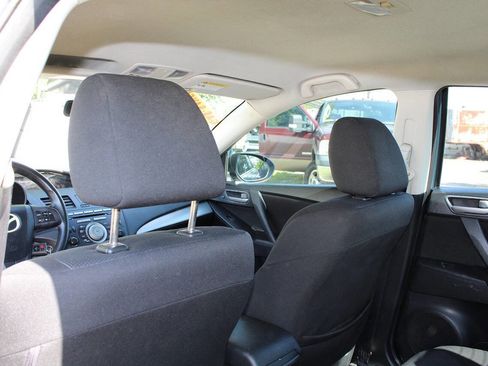 Used 2011 MAZDA MAZDA3 i Touring FWD image 28
