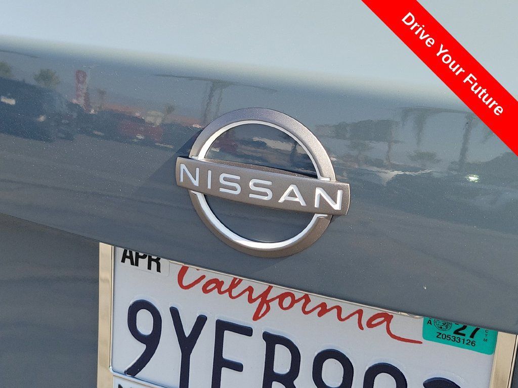 Used 2025 Nissan Sentra SV w/ SV Premium Package FWD image 30