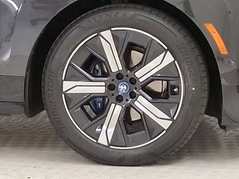 Certified 2023 BMW iX xDrive50 w/ Premium Package AWD/4WD image 10