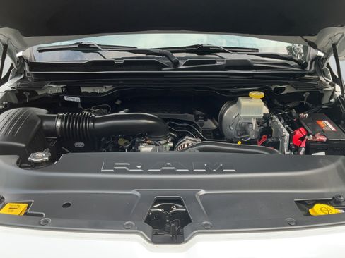 Used 2019 RAM 1500 Laramie AWD/4WD image 23