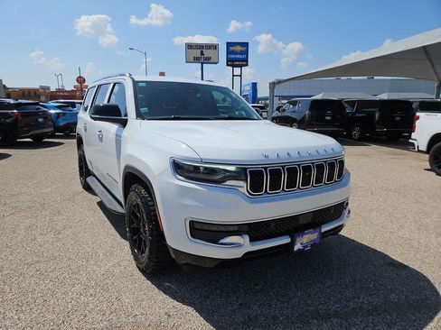 Used 2024 Jeep Wagoneer 4WD w/ Convenience Group I image 2