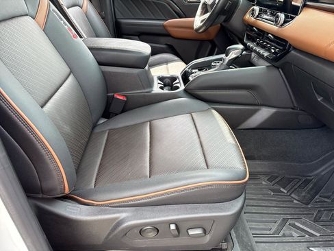 Used 2023 GMC Canyon AT4 w/ AT4 Premium Package AWD/4WD image 29