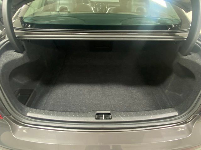 Used 2025 Volvo S60 B5 Core AWD/4WD image 9