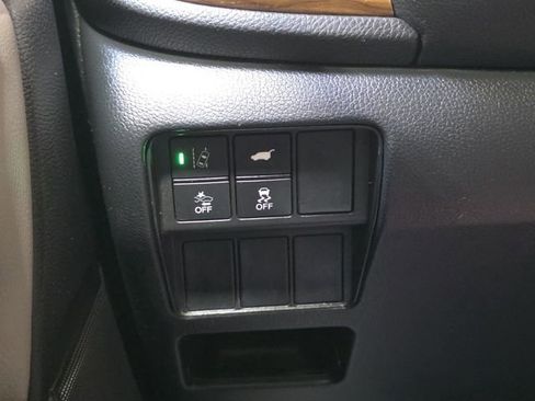 Used 2018 Honda CR-V Touring image 25