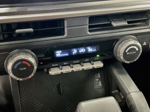 Used 2025 Toyota 4Runner SR5 AWD/4WD image 24