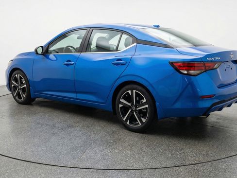 Used 2025 Nissan Sentra SV FWD image 5