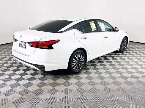 Used 2023 Nissan Altima 2.5 SV image 7
