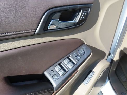 Used 2016 Chevrolet Suburban LT image 14