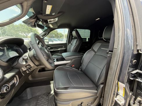 Used 2025 RAM 2500 Laramie AWD/4WD image 28
