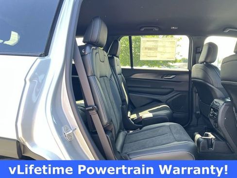 New 2025 Jeep Grand Cherokee L Laredo AWD/4WD image 18