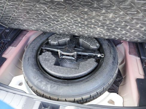 Used 2019 Toyota RAV4 XLE w/ Convenience Package image 16