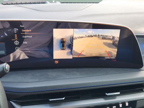 Used 2025 Cadillac XT4 Sport FWD image 11