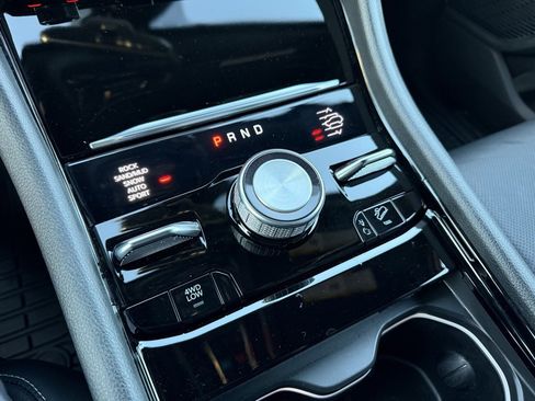 Used 2023 Jeep Grand Cherokee Overland w/ Advanced Protech Group III image 27