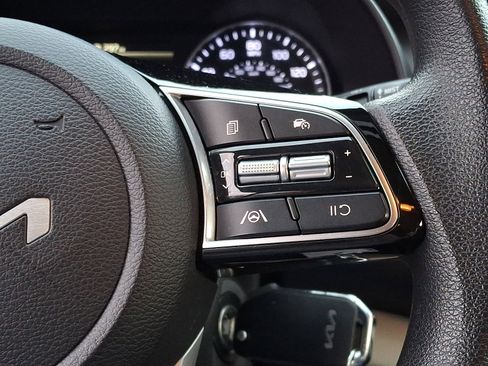 Used 2023 Kia Forte LXS image 23