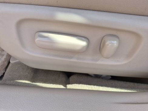 Used 2008 Toyota Avalon XLS FWD image 17
