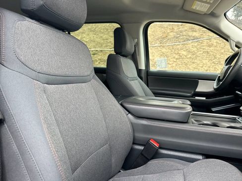 Used 2025 Ford Expedition Active AWD/4WD image 22