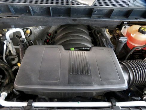 Used 2019 Chevrolet Silverado 1500 LT w/ Z71 Off-Road Package image 49