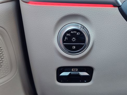 Used 2023 Mercedes-Benz C 300 Sedan image 26