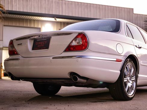 Used 2004 Jaguar XJ8 image 14