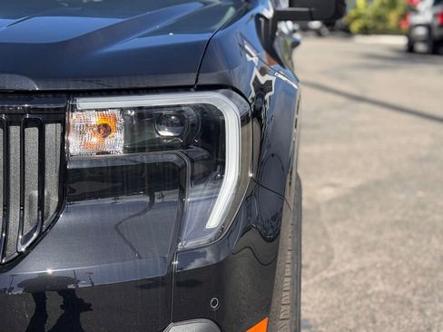 New 2025 Ford Maverick Lobo image 8