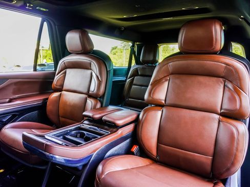 Used 2025 Lincoln Navigator L Reserve AWD/4WD image 45