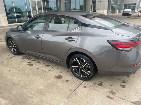 Used 2024 Nissan Sentra SV FWD image 14