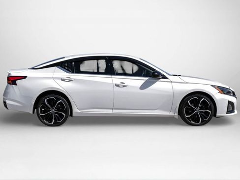 Used 2023 Nissan Altima 2.5 SR image 5