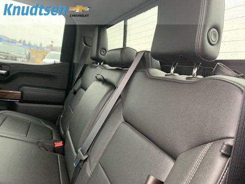 Used 2021 Chevrolet Silverado 1500 LT Trail Boss w/ Convenience Package II image 5