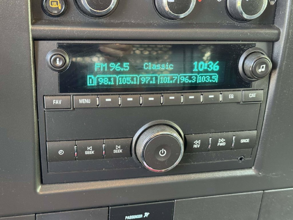 Used 2025 Chevrolet Express 2500 w/ Driver Convenience Package RWD image 4