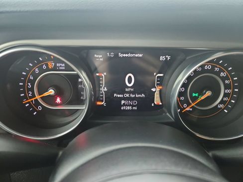 Certified 2018 Jeep Wrangler Sport AWD/4WD image 27