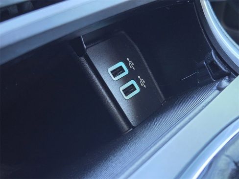 Used 2018 Ford Edge SEL w/ Equipment Group 201A image 22