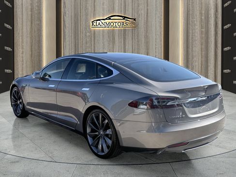 Used 2015 Tesla Model S 70D image 10
