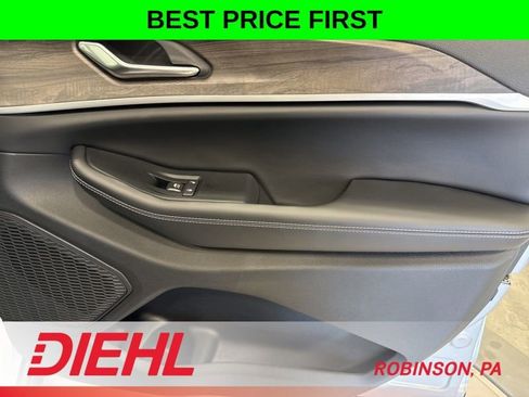 New 2026 Jeep Grand Cherokee Altitude AWD/4WD image 15