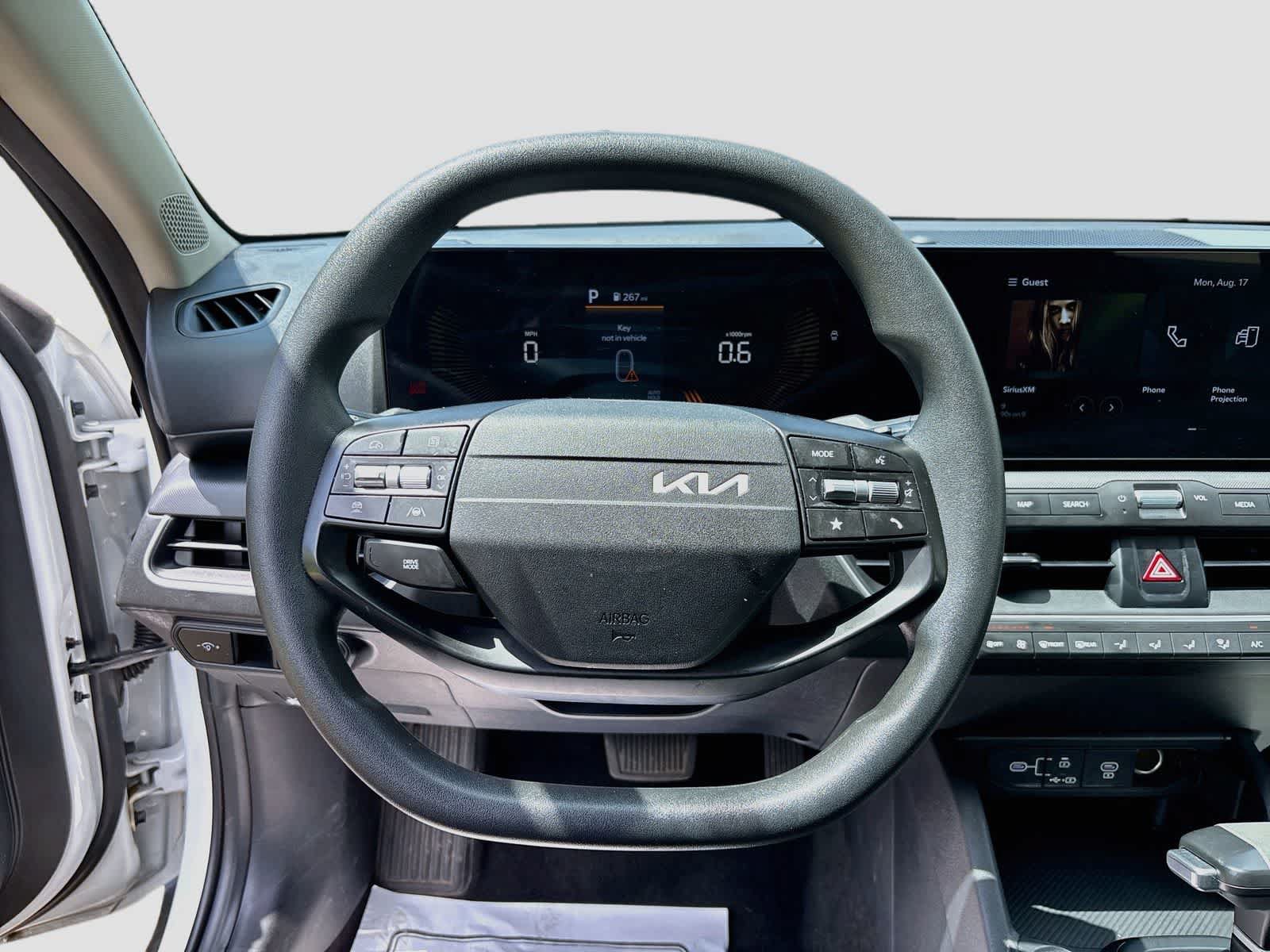 Used 2025 Kia K4 FWD image 11