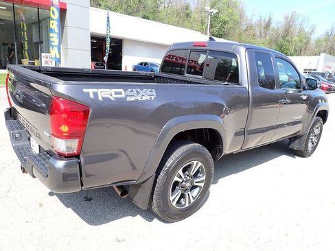 Certified 2017 Toyota Tacoma TRD Sport w/ Premium & Technology Package AWD/4WD image 4
