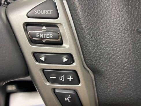 Used 2024 Nissan Titan SV w/ SV Convenience Package image 15