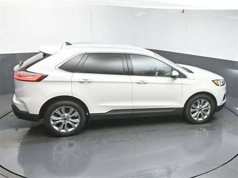 Used 2021 Ford Edge Titanium image 47
