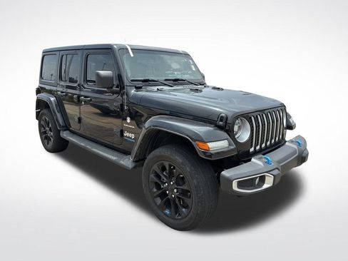 Used 2022 Jeep Wrangler Unlimited Sahara w/ Cold Weather Group AWD/4WD image 4