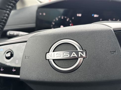 Used 2025 Nissan Murano SV image 10