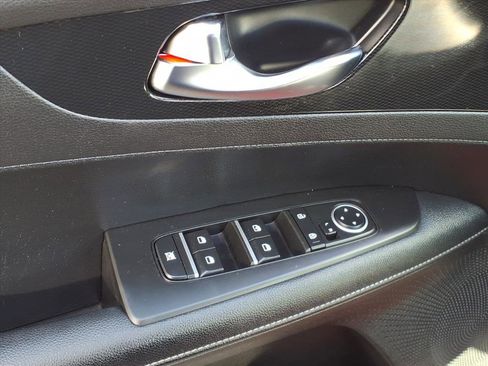 Used 2023 Kia Forte GT-Line w/ GT-Line Premium Package image 18