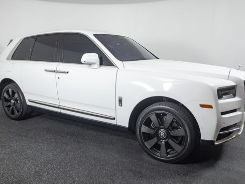 Used 2019 Rolls-Royce Cullinan AWD/4WD image 27