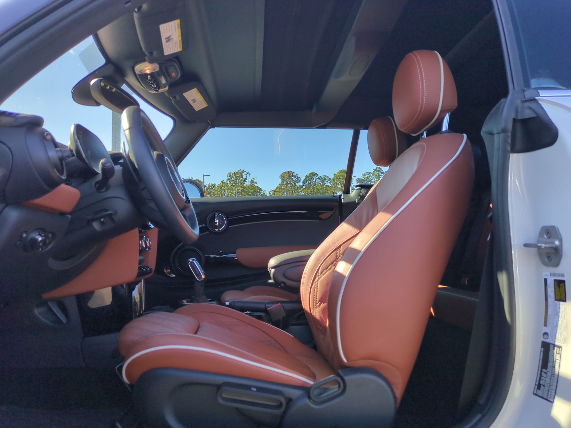 Used 2024 MINI Cooper S w/ Signature Upholstery Package FWD image 16