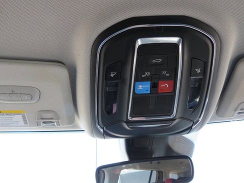 Used 2023 Jeep Grand Cherokee L Limited w/ Black Appearance Package image 17