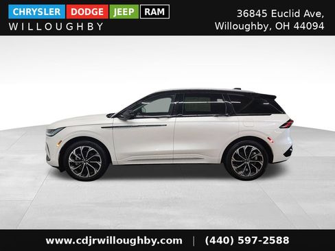 Used 2024 Lincoln Nautilus Reserve w/ Equipment Group 202A AWD/4WD image 6