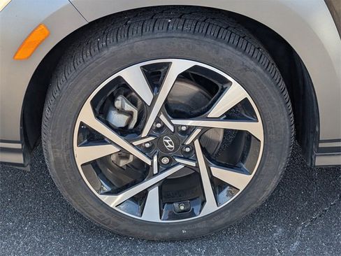 Used 2023 Hyundai Kona Limited image 13